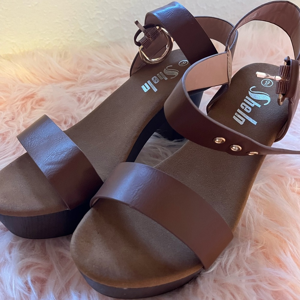 Ankle Strap Wood Detail Platform Sandals